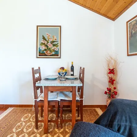 Isabel Apartment